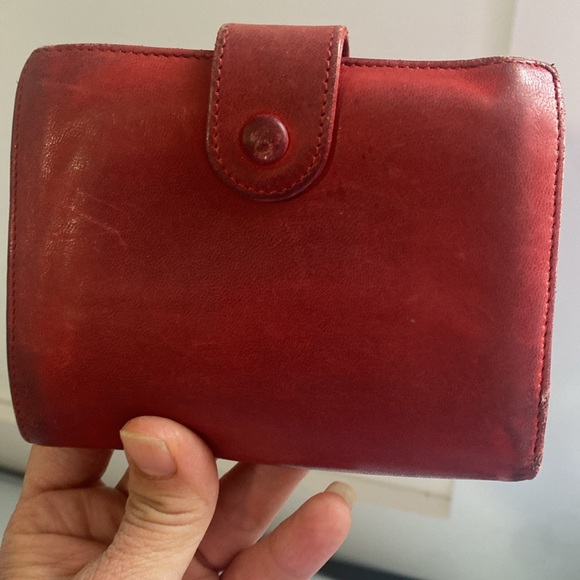 Chanel lambskin red compact wallet in well loved condition - Picture 2 of 13